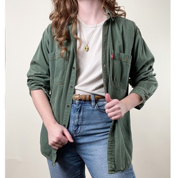 Vintage Levi's Painters Oversized Button Down Up Shirt Light Shacket Relaxed Fit - Picture 9 of 9